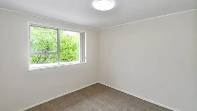 For rent, 4 beds 2.5 baths house with carport, (Upstairs 3 beds 1.5 baths gas stove kitchen, dining and living areas, Downstairs a rumpus, a kitchenette, 1 bedroom, 1 bathroom and toilet.), Available from 20th August, 16a Mclean Avenue, Papatoetoe,, Auckland