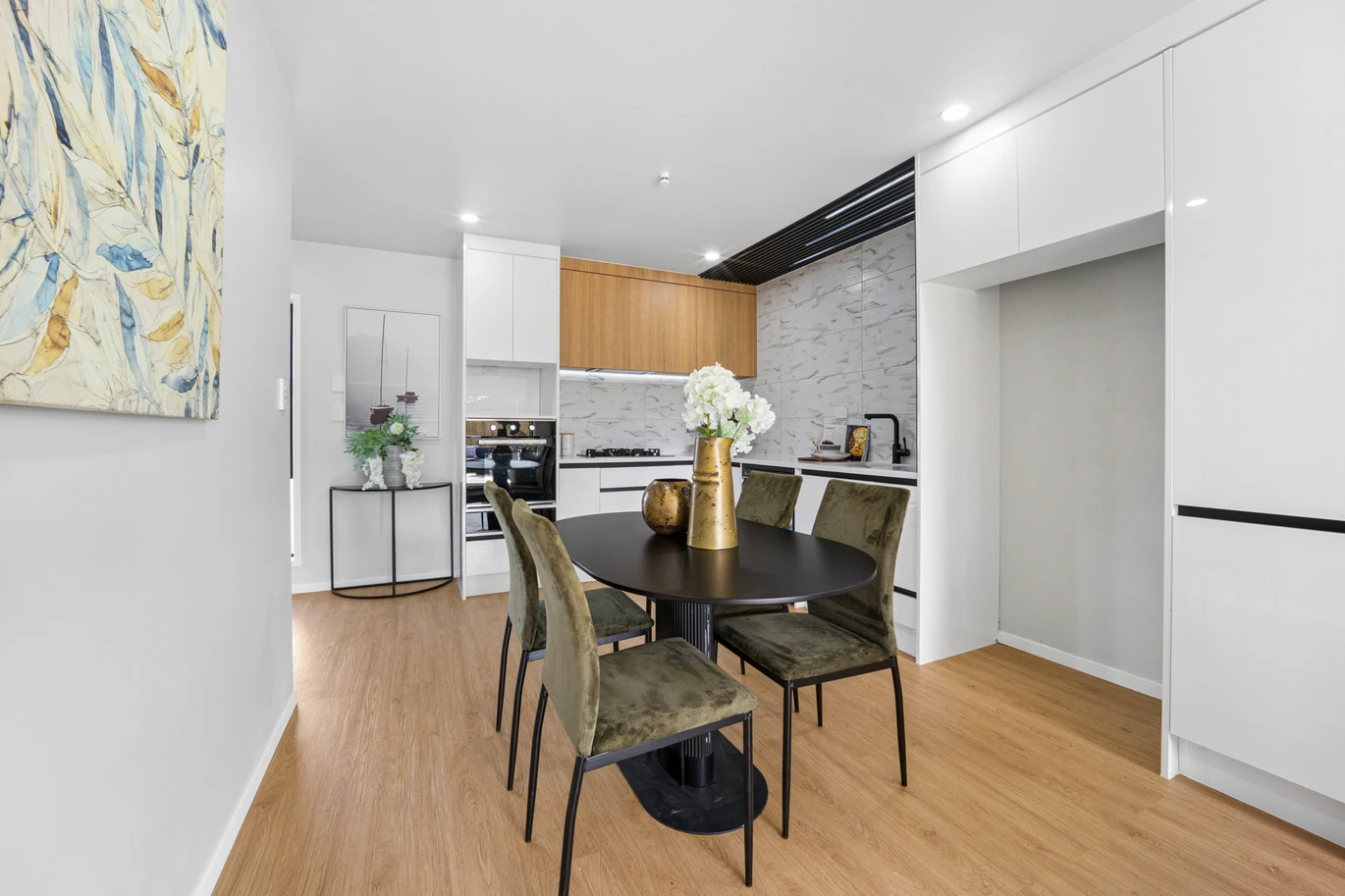 Brandnew standalone 3 beds 2.5 baths home with garage, 20C Castleford Street Green Bay, Auckland