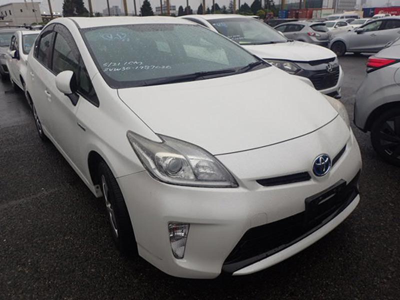2014 Toyota Prius Hatchback Automatic, Hybrid, 1,800 cc, 103,000 km
