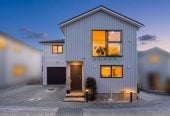 Standalone 3 beds 2.5 baths home with garage, 14E Kelwyn Road, Kelston, Auckland