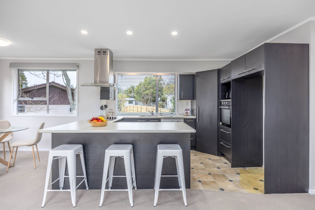 958m2 section, 4 beds + study 2 baths house with double garage, 37 Onedin Place, Titirangi, Auckland