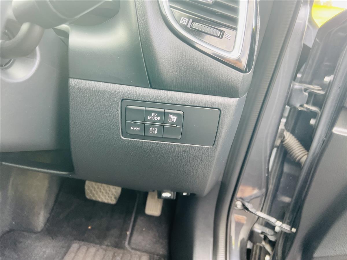 2015 Mazda Axela HYBRID CRUISE CONTROL HUD SPECIAL PRICE Sedan Automatic, 2,000 cc, 93,162 km