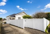 For rent, Double Grammar school zone (AGS & EGGS), Pet Friendly, 4 beds 2 baths house with 4 car parks, Available from 1st September, 46 Armadale Road, Remuera, Auckland