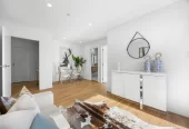 Standalone 4 beds 3 baths home with garage, 4A Cullen Avenue Mount Roskill, Auckland