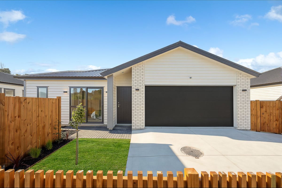 155m2 Brandnew 4 beds 3 baths house with double garage, 8 Furlough Road, Opaheke, Auckland