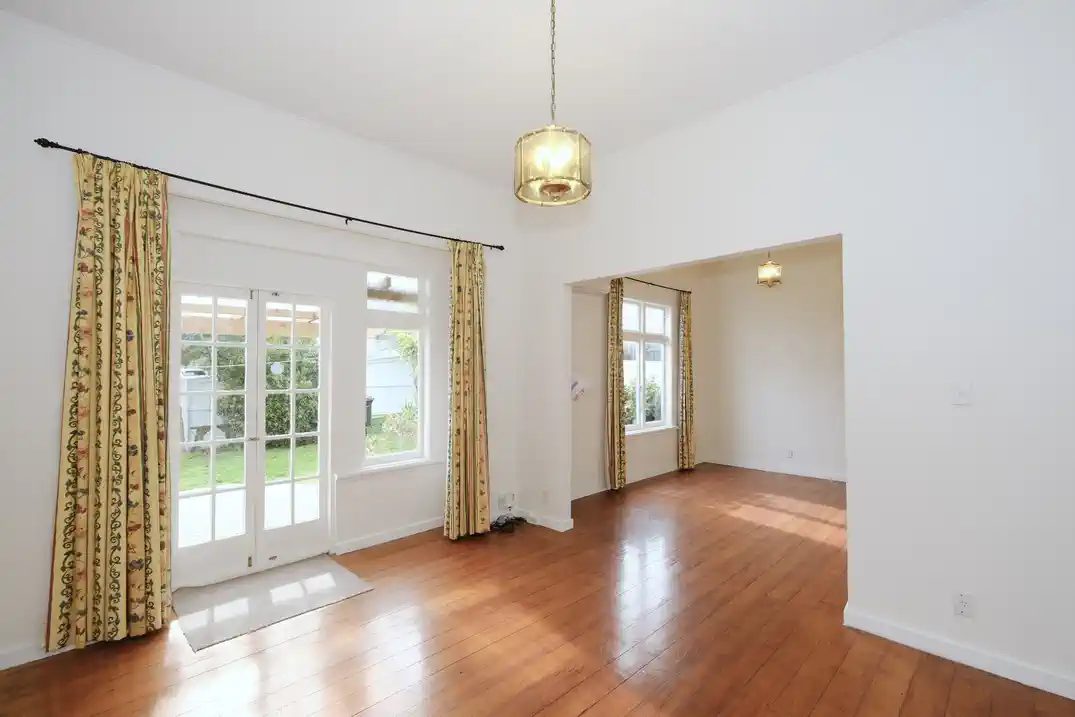 For rent, Double Grammar school zone (AGS & EGGS), Pet Friendly, 4 beds 2 baths house with 4 car parks, Available from 1st September, 46 Armadale Road, Remuera, Auckland