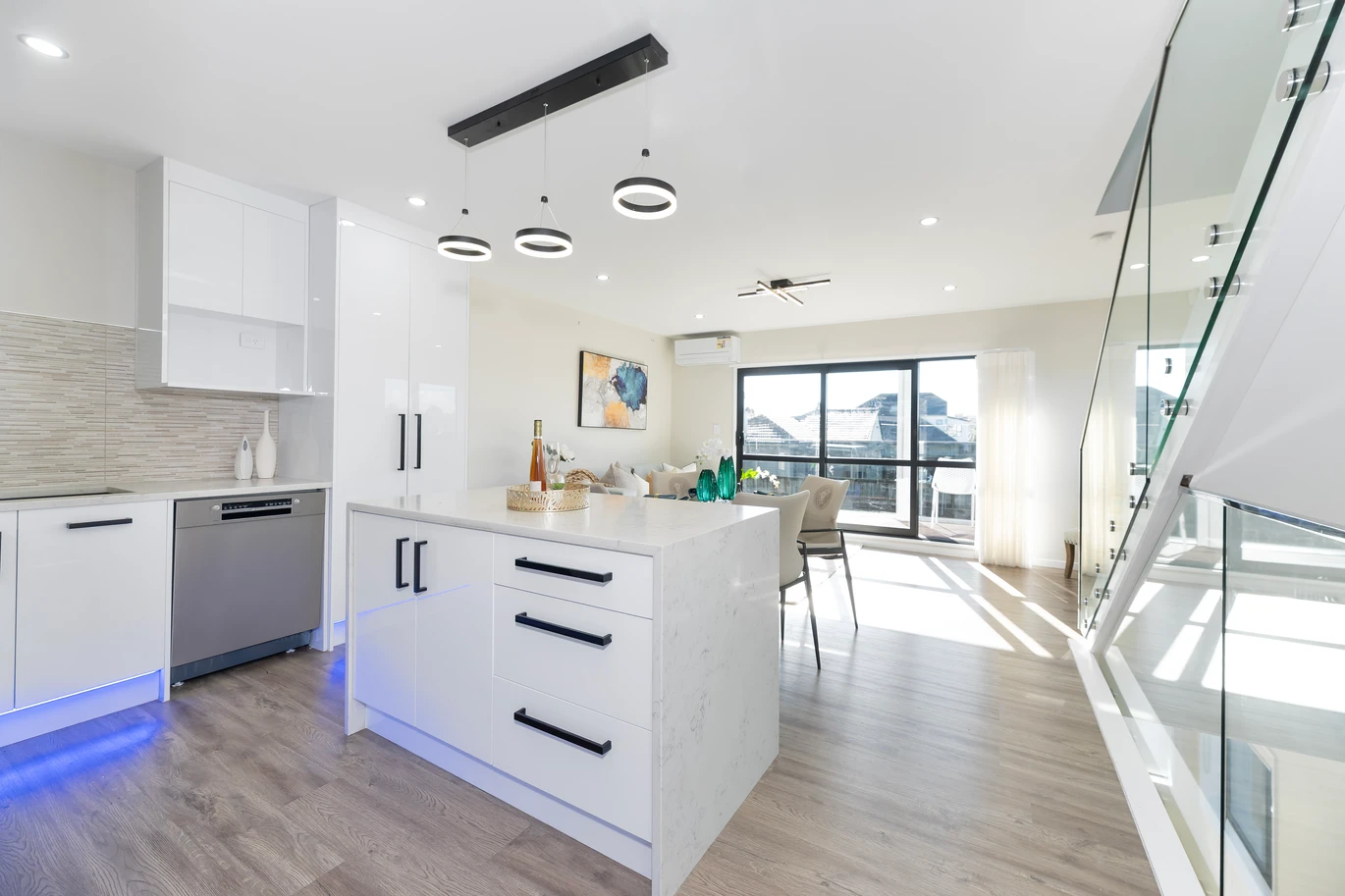 4 beds (3 ensuites) 4 baths home with garage, 1 ensuite ground floor, 1/18 Hutchinsons Road Bucklands Beach, Auckland