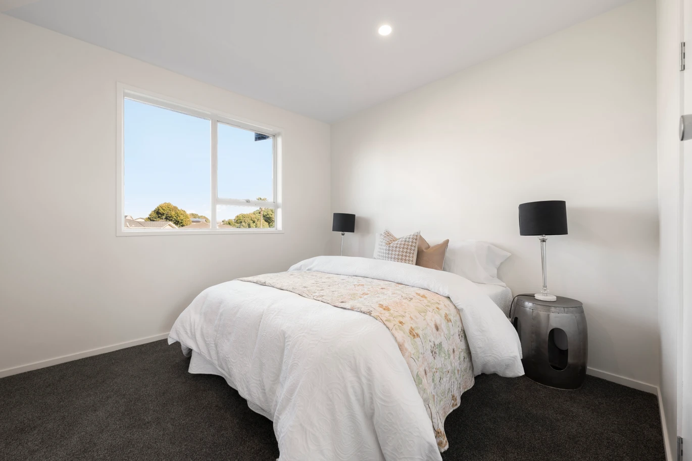 607m2 section, Renovated 3 beds 1 bath house, a large double garage includes an extension with a utility room, 5 Bedlington Avenue Manurewa, Auckland