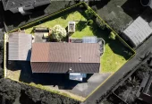 Must Sell, 856m2 section, 4 beds 2 baths house, a double basement garage and a separate double garage. 5 Rotoma Rise Clover Park, Auckland