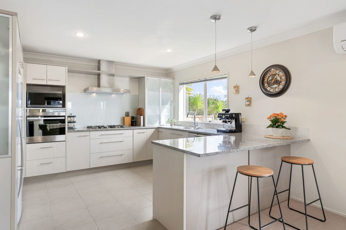 Kingsley-Built Family Haven in Mission Heights, Offered by its first owner since new, 4 beds 2.5 baths house with double garage, 11 Amaretto Avenue, Flat Bush, Auckland