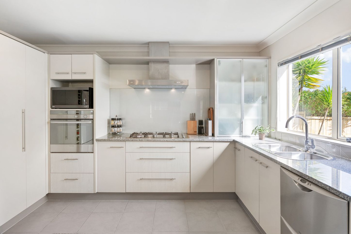 Kingsley-Built Family Haven in Mission Heights, Offered by its first owner since new, 4 beds 2.5 baths house with double garage, 11 Amaretto Avenue, Flat Bush, Auckland
