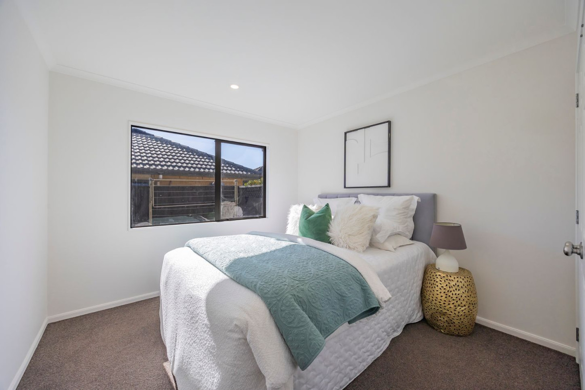 609m2 section, Home and income, Botany Downs Secondary College zone, 6 beds 3 baths house with double garage and 2 beds granny, Originally built by Spaceline Homes (Fletcher Homes), 373 Chapel Road, East Tamaki, Auckland