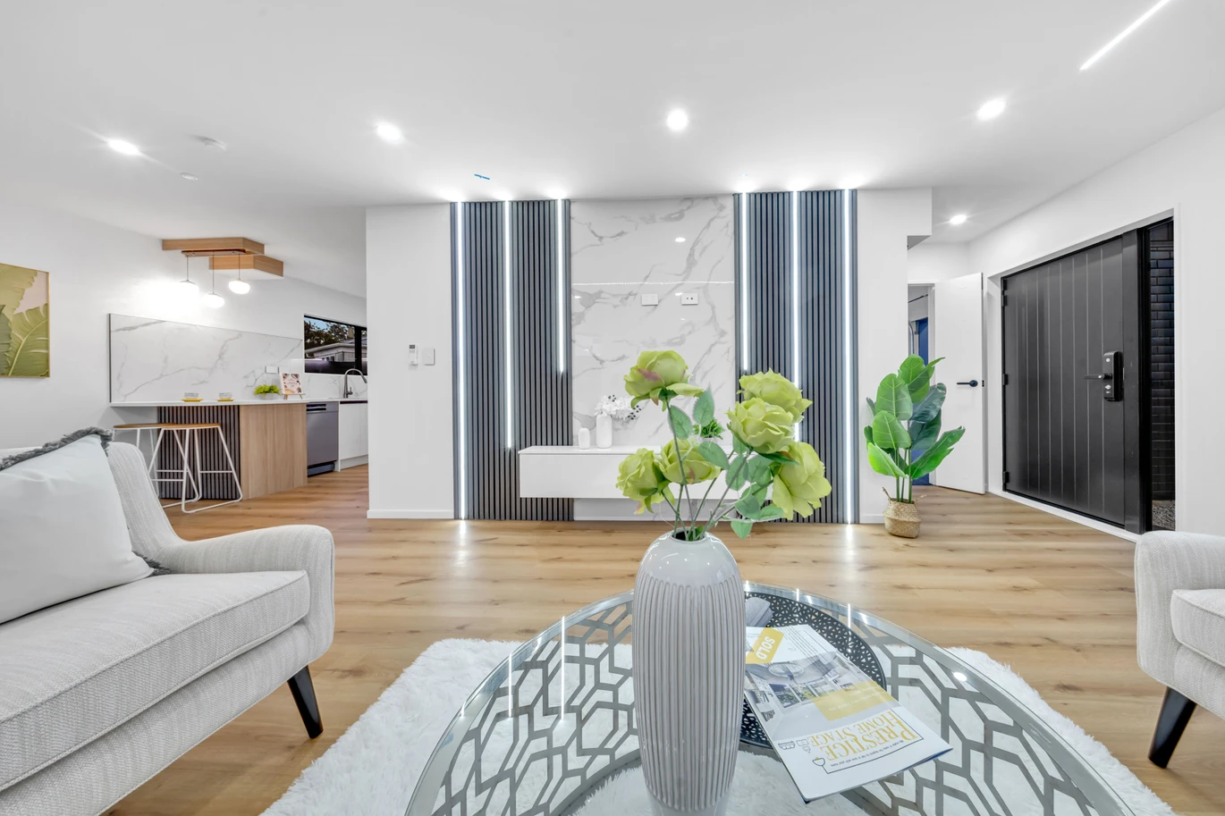 Vendors super motivated to sell, Brandnew standalone 4 beds 2.5 baths home with garage, 106B Edgewater Drive Pakuranga, Auckland