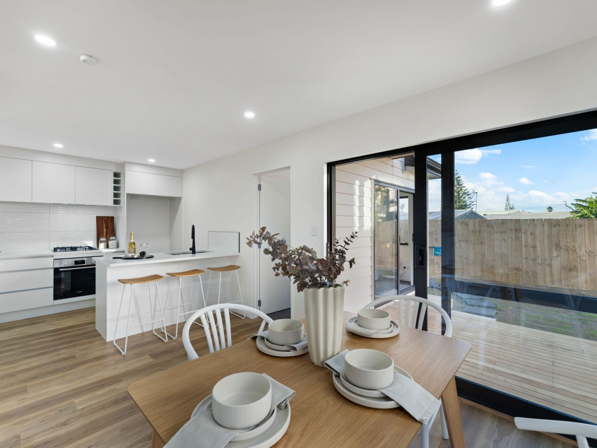 Brandnew 4 beds 3.5 baths home with garage, 5/35 Royton Avenue, Mangere East, Auckland