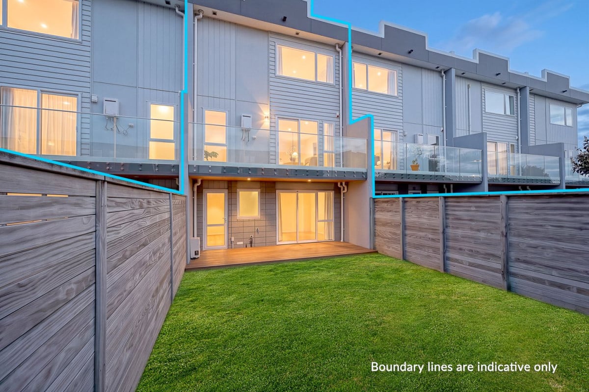 4 beds (2 ensuites) 3.5 baths home with garage, 1 ensuite ground floor, 77 Bordeaux Parade, Te Atatu South, Auckland