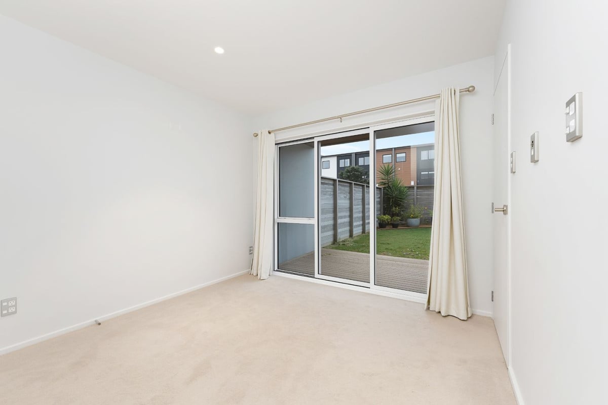 4 beds (2 ensuites) 3.5 baths home with garage, 1 ensuite ground floor, 77 Bordeaux Parade, Te Atatu South, Auckland