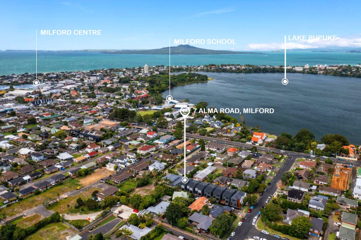 Must Sell, All Offers Considered, Double Westlake High School Zone, 174m2 4 beds + multi-purpose room 3 baths home with garage, 5/7 Alma Road, Milford, Auckland