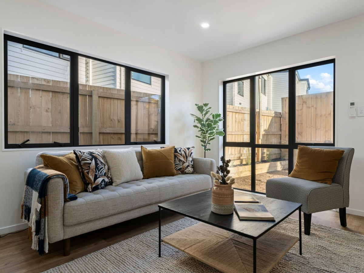 Brandnew 4 beds 3.5 baths home with garage, 5/35 Royton Avenue, Mangere East, Auckland