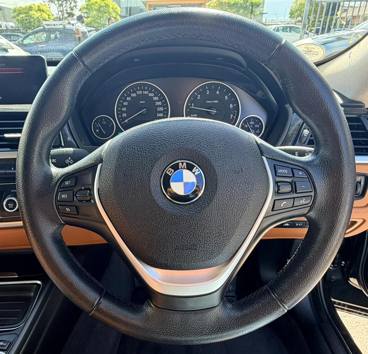 2013 BMW 320i **GT**Leather Seats**Reversing Camera* Sedan Automatic, 1,997 cc, 81,797 km