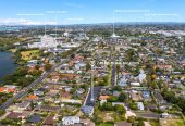 Must Sell, All Offers Considered, Double Westlake High School Zone, 174m2 4 beds + multi-purpose room 3 baths home with garage, 5/7 Alma Road, Milford, Auckland