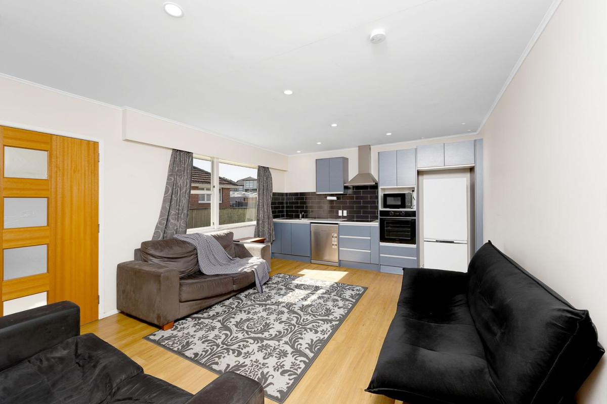 Brick and tile 3 beds 1 bath home with garage, 1/93 Symonds Street, Royal Oak, Auckland