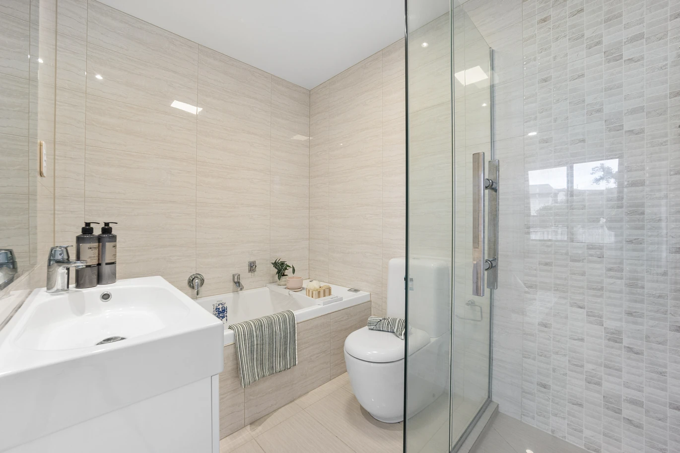 493m2 section, 259m2 5 beds 4 baths house with double garage, 5A Rangitane Place Lynfield, Auckland