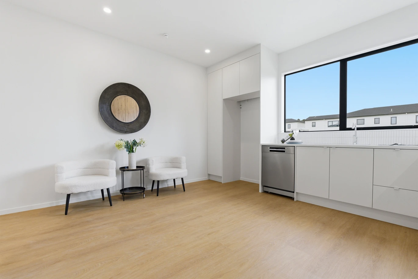 Brandnew standalone 4 beds 2.5 bath house with garage, 11 Airini Road Silverdale, Auckland