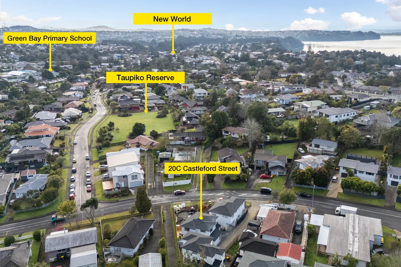 Brandnew standalone 3 beds 2.5 baths home with garage, 20C Castleford Street Green Bay, Auckland