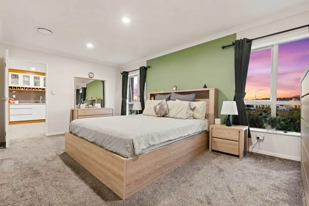 For rent, Ormiston School Zone, 4 beds 3.5 bath house with double garage, Available from 24th August,  68 Castlebane Drive, Flat Bush, Auckland