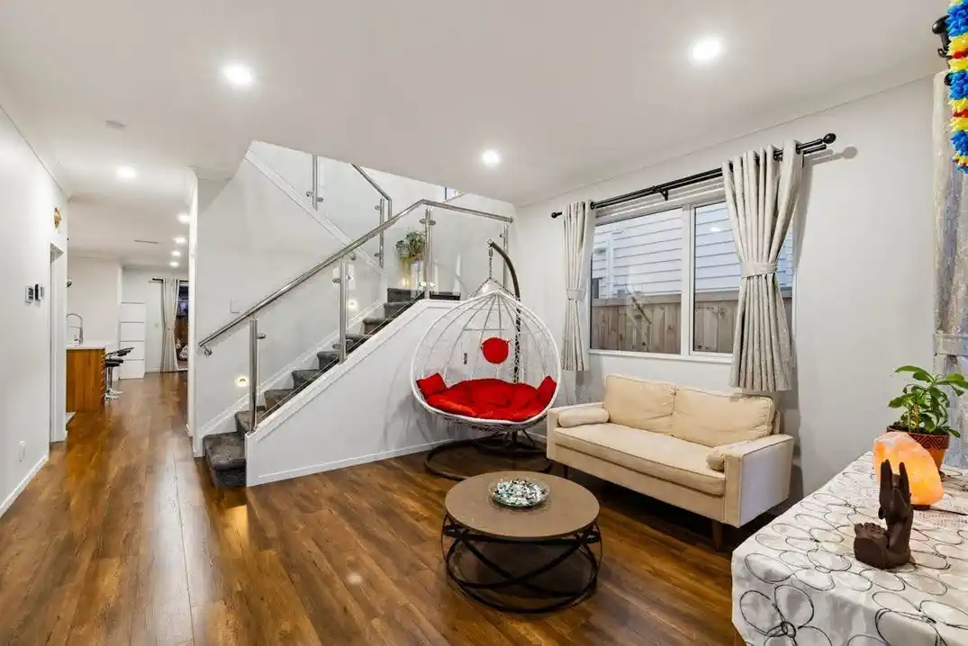 For rent, Ormiston School Zone, 4 beds 3.5 bath house with double garage, Available from 24th August,  68 Castlebane Drive, Flat Bush, Auckland