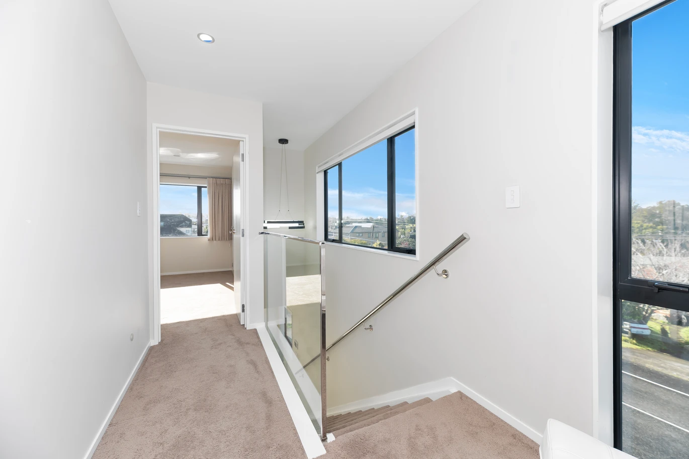 4 beds (3 ensuites) 4 baths home with garage, 1 ensuite ground floor, 1/18 Hutchinsons Road Bucklands Beach, Auckland