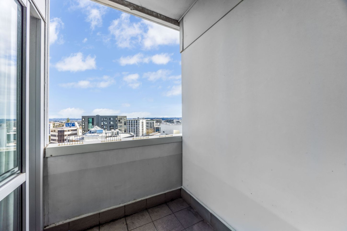 Double Grammar school zone (AGS & AGGS), 40m2 1 bed 1 bath apartment with car park, 12J/15 City Road, Auckland Central, Auckland