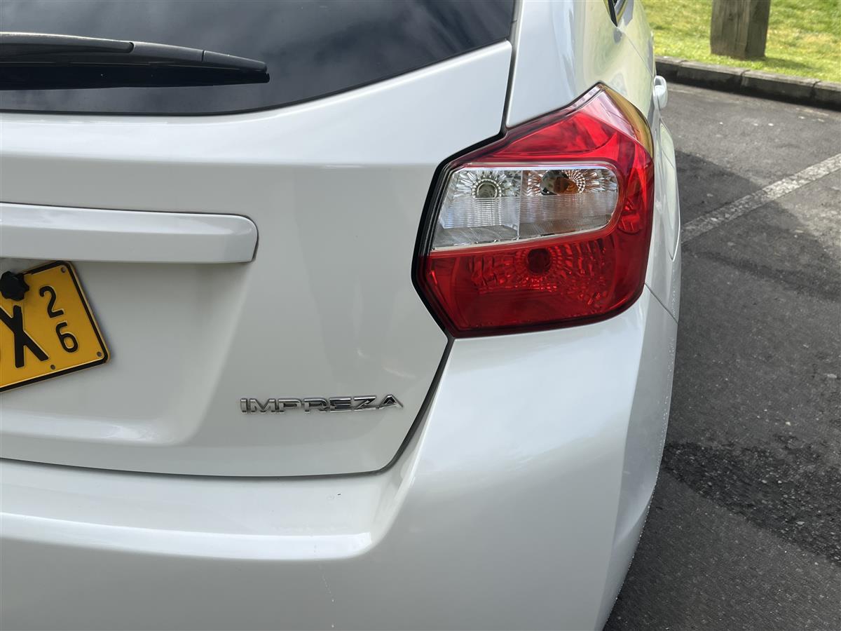 2015 Subaru Impreza PUSH BUTTON START LEATHER SEATS Hatchback Automatic, 1,600 cc, 61,567 km