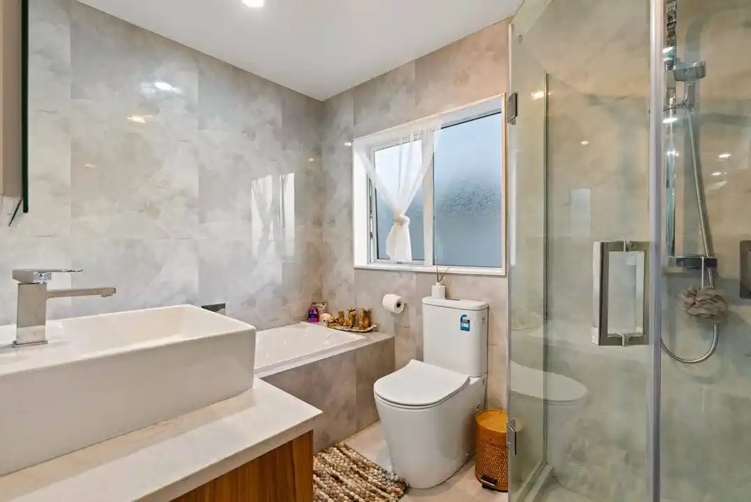 For rent, Ormiston School Zone, 4 beds 3.5 bath house with double garage, Available from 24th August,  68 Castlebane Drive, Flat Bush, Auckland