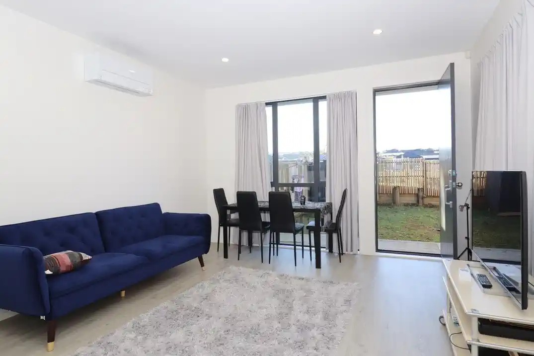 For rent, Fully furnished, 3 beds 2 baths townhouse with car park, Available from 22nd September, 10 Serpent Road, Flat Bush, Auckland