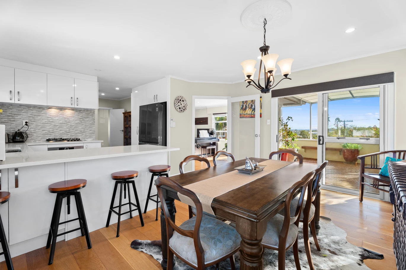 574m2 section, 5 beds 2 baths house with double garage, 19 Kendrick Place Blockhouse Bay, Auckland