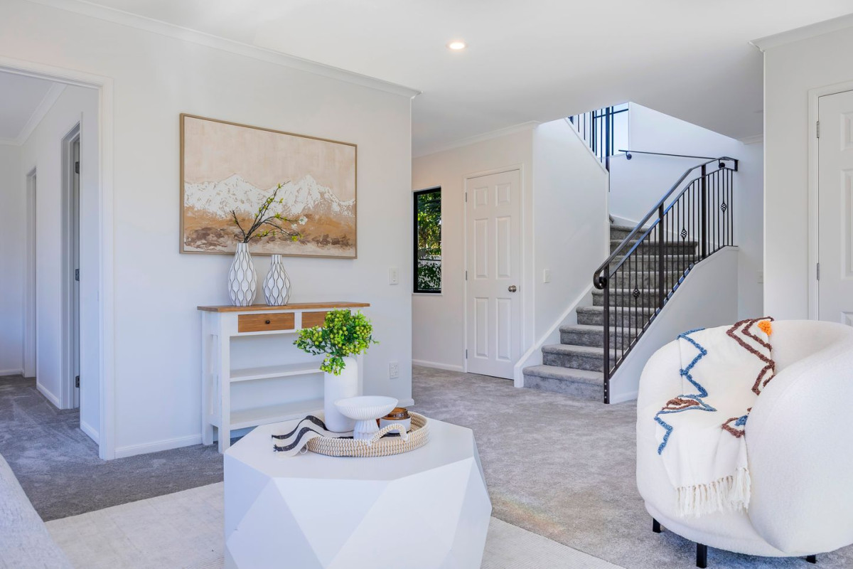 609m2 section, Home and income, Botany Downs Secondary College zone, 6 beds 3 baths house with double garage and 2 beds granny, Originally built by Spaceline Homes (Fletcher Homes), 373 Chapel Road, East Tamaki, Auckland