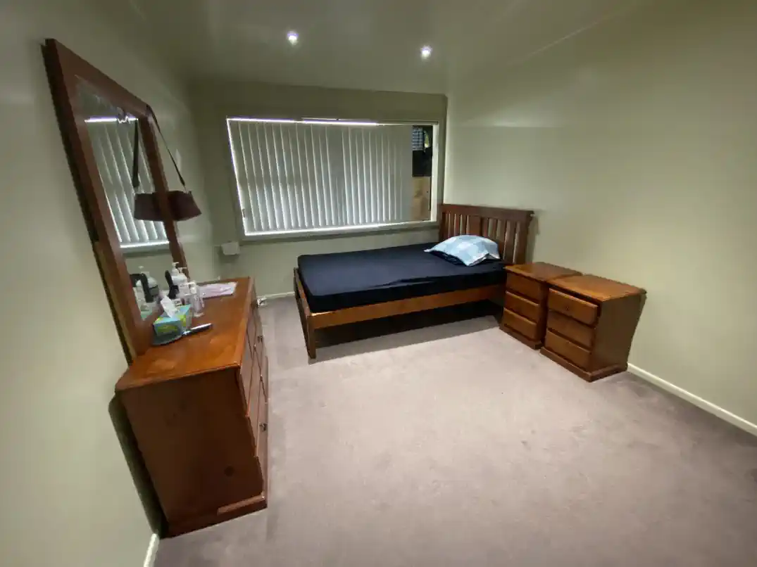 For rent, Fully furnished 3 beds 1 bath unit with 2 car parks, Available from 16th September, 1/24 Atkinson Avenue, Otahuhu, Auckland