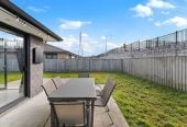 Owner cashing out, 472m2 section, Brick and tile 4 beds 2 baths house with double garage, 25 Dumas Place, Papakura, Auckland