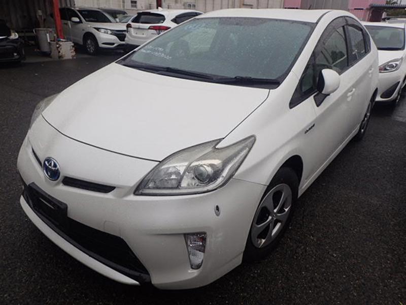 2014 Toyota Prius Hatchback Automatic, Hybrid, 1,800 cc, 103,000 km