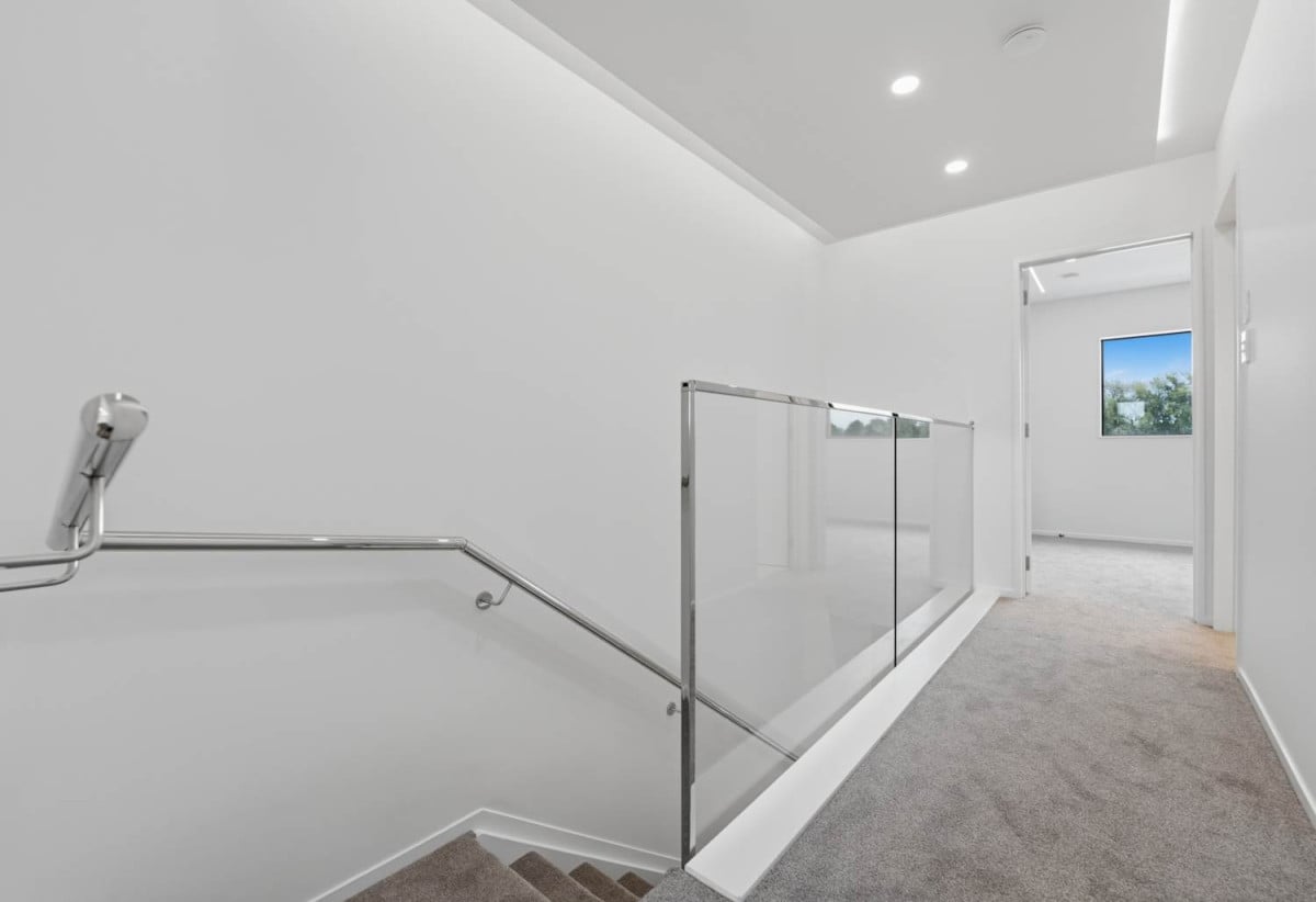 Brandnew 2 beds + study room 1 bath home with car park, 85 Otuwairoa Esplanade, Papakura, Auckland