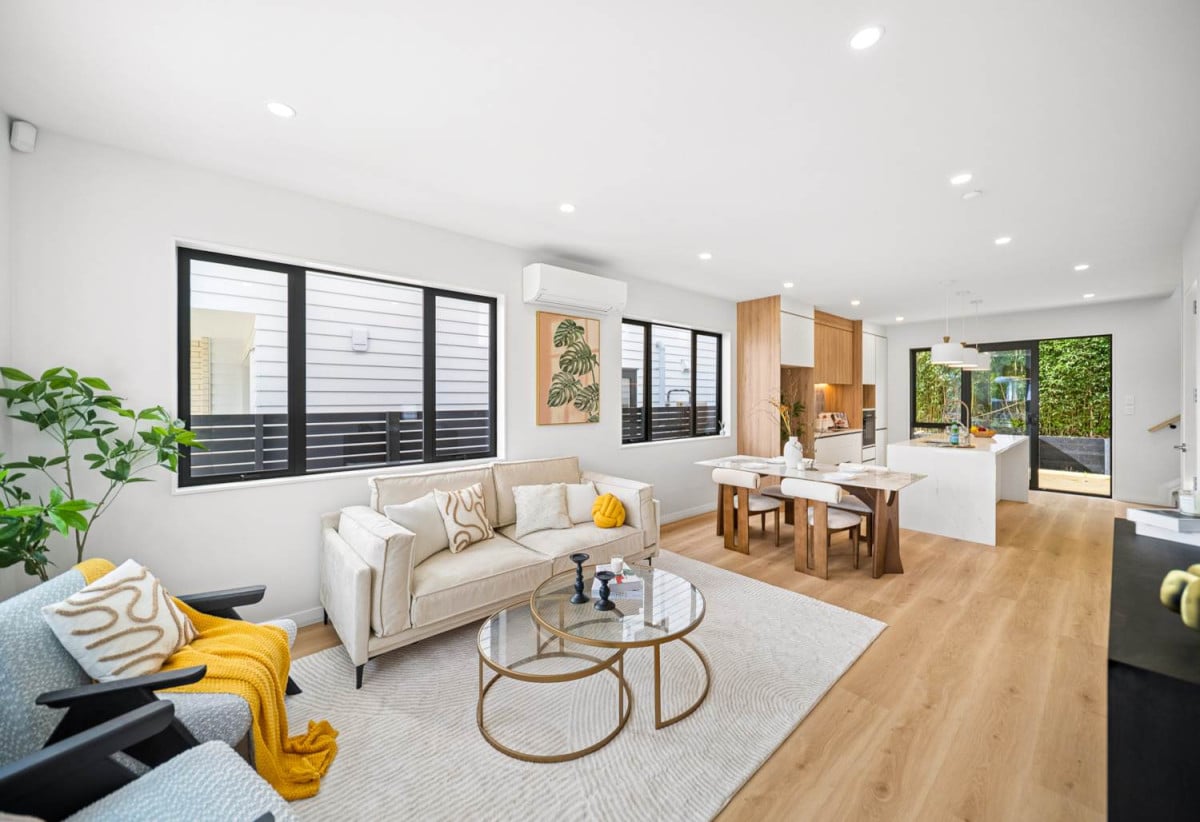 Brandnew standalone 4 beds + study 3.5 baths home, Single internal-access garage with EV charger, 0.5 km to Glen Innes School, Lot 5/10 Radcliffe Street, Glen Innes, Auckland