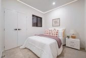 2 kitchens, Brandnew 5 beds 3 baths house with double garage and 1 bed granny, 0.8 km to Opaheke School, 175 Otuwairoa Esplanade, Opaheke, Auckland