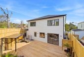 2 kitchens, Brandnew 6 beds 4.5 baths house with double garage and 2 beds granny, 0.5 km to Greenhithe School, 2 Antler Lane, Greenhithe, Auckland